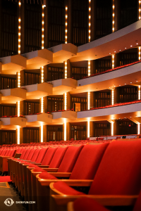 Tymczasem w Ottawie, stolicy kanady, Shen Yun World Company występowało w National Arts Centre. (fot. tancerz Ben Chen i Jeff Chuang)