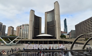Tydzień po opuszczeniu tropikalnego Tajwanu Orkiestra Symfoniczna Shen Yun rozpoczęła swoje tournée po Północnej Ameryce od Toronto.