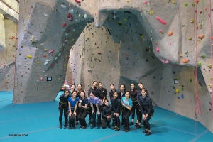 Tancerze i muzycy próbują swoich sił we wspinaczce w Texas Rock Gym.

W przyszłym tygodniu zobacz nasz kolejny fotoalbum, dowiesz się, gdzie udali się nasi artyści!