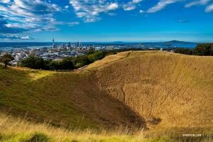 ...do Mount Eden Volcanic Crater! (Tony Xue)